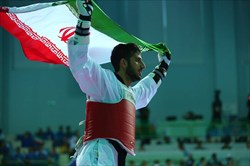 احمدی بر سکوی قهرمانی یونیورسیاد ایستاد