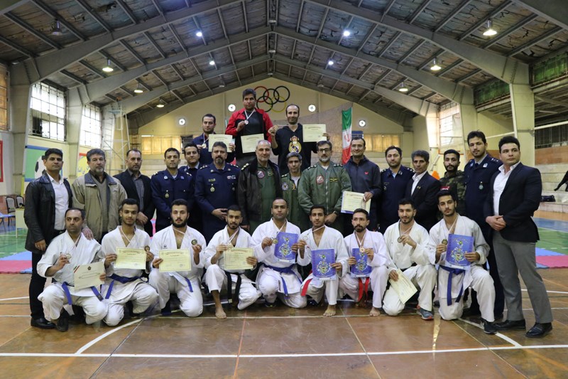 قهرمانی تیم های الف و ب رعد پدافند هوایی در مسابقات کاراته ارتش