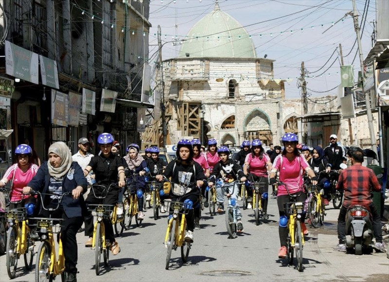 🟢تعدادی از زنان شهر موصل عراق در اولین مسابقه دوچرخه‌سواری زنان استان نینوا شرکت کردند. 